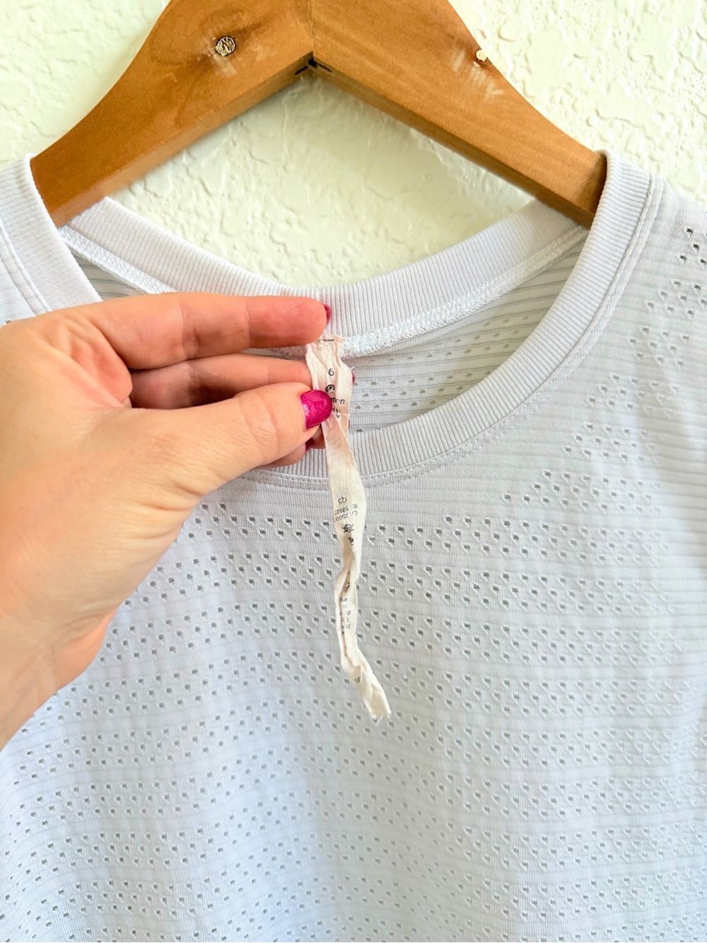 Lululemon Swiftly Breathe Muscle Tank Top White Sleeveless Perforated Knit 6 - Picture 3 of 6
